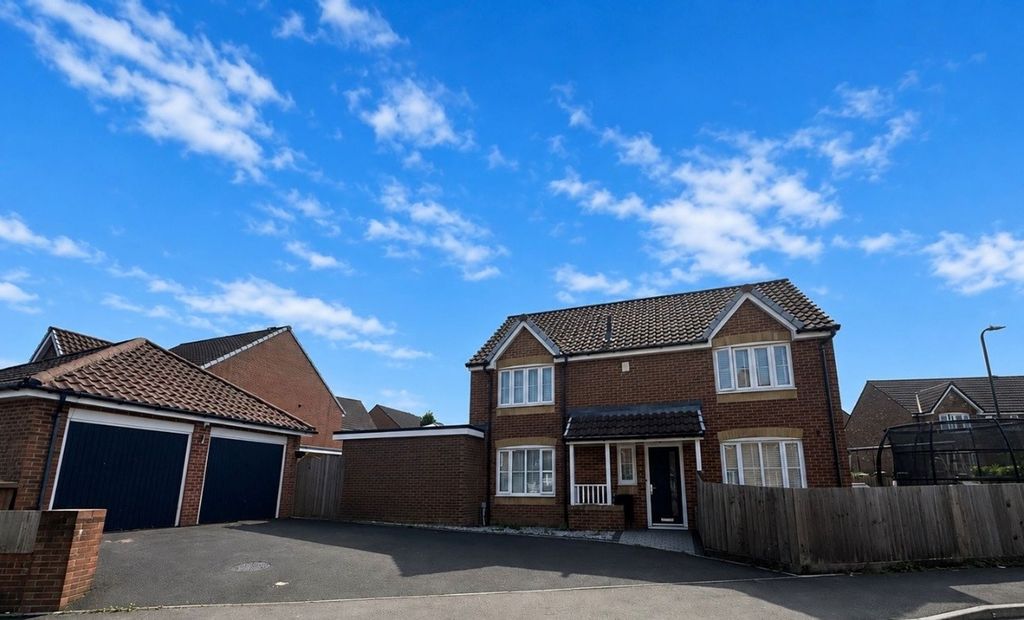 4 bed detached house for saleClos Coed Bach, Blackwood NP12