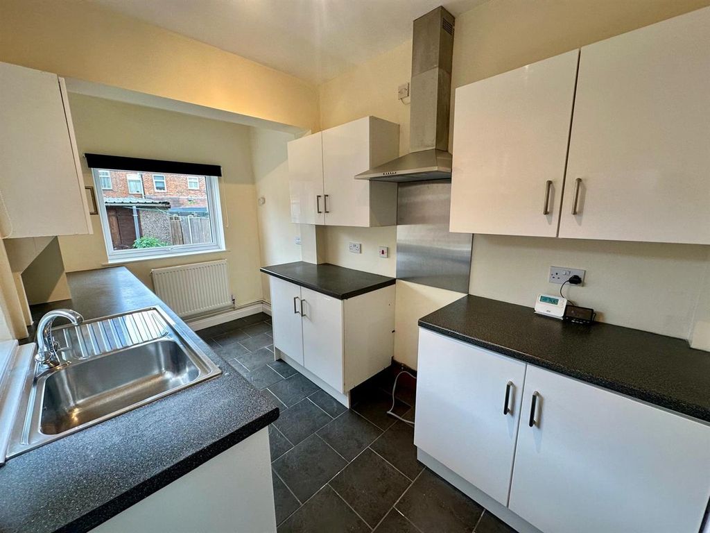 Property photo 2 of 18 Kitchen