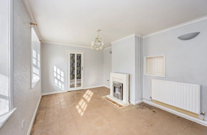 Property photo 2 of 21