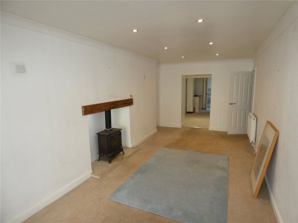 Property photo 2 of 17 Picture No. 15