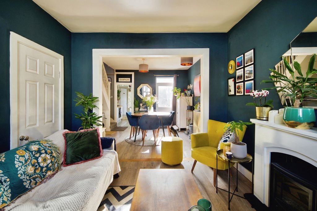 Property photo 1 of 17 Pbox-Img.Jpg