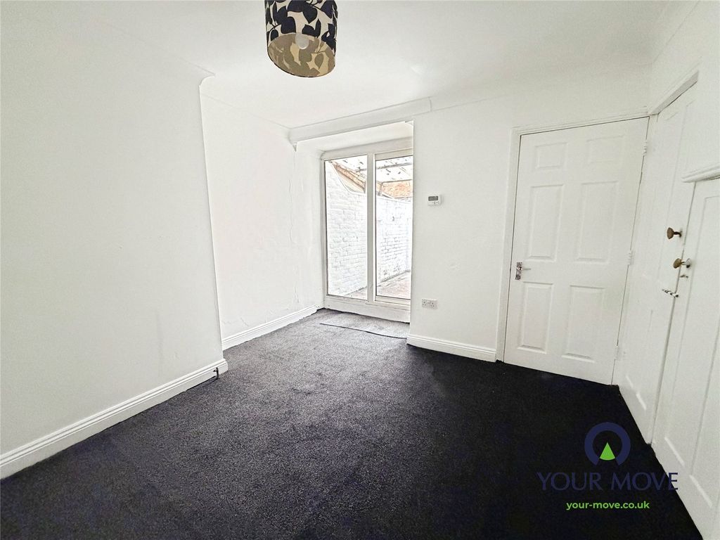 Property photo 2 of 7 Lounge