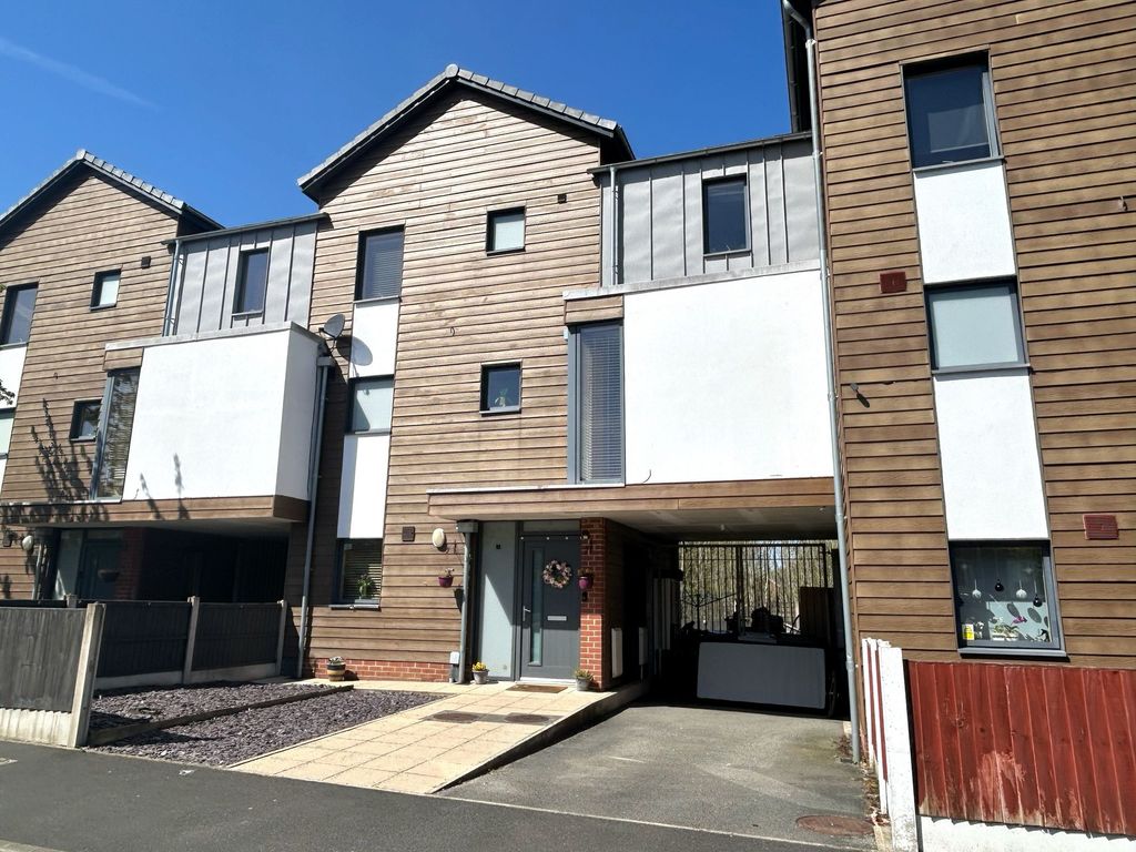 Property photo 1 of 22