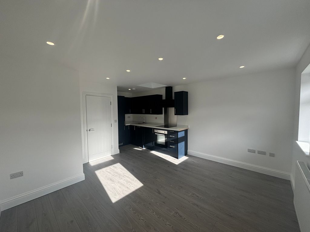 Property photo 3 of 7 Img_7998