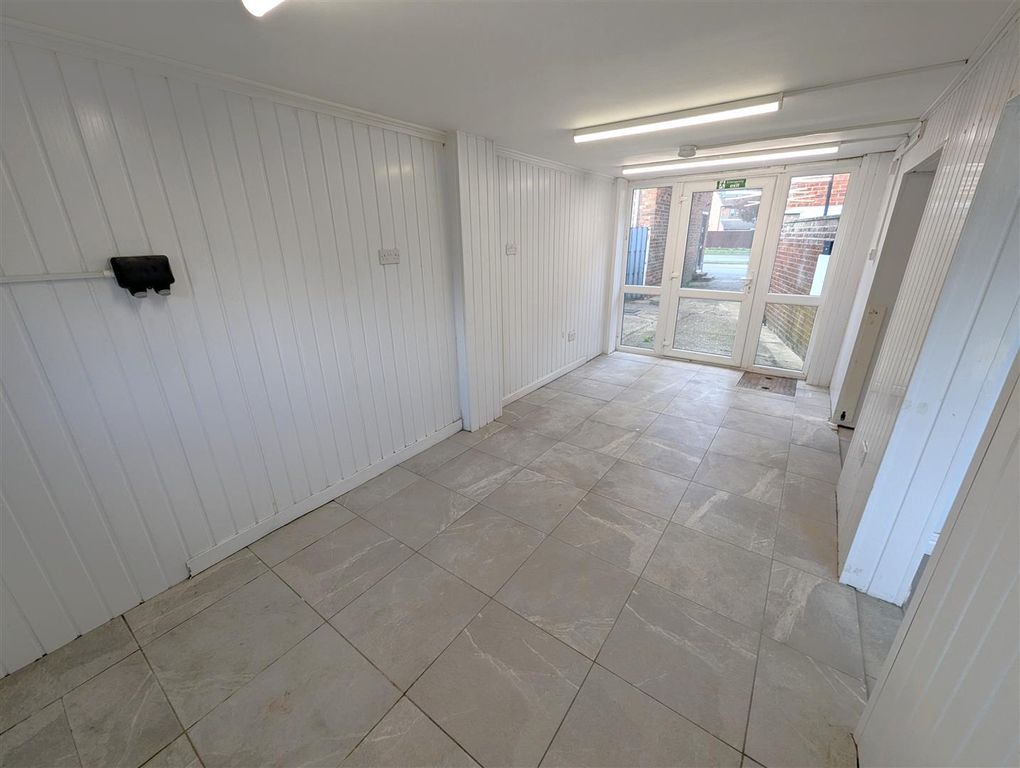 Property photo 2 of 12 Pxl_20250416_145807743.Raw-01.Cover.Jpg