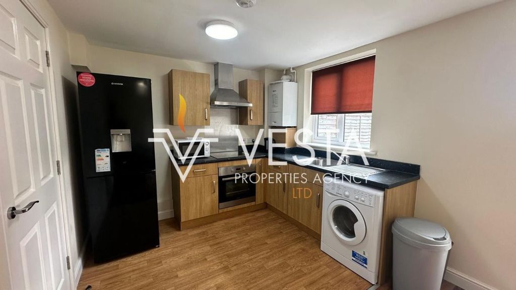 Property photo 2 of 37