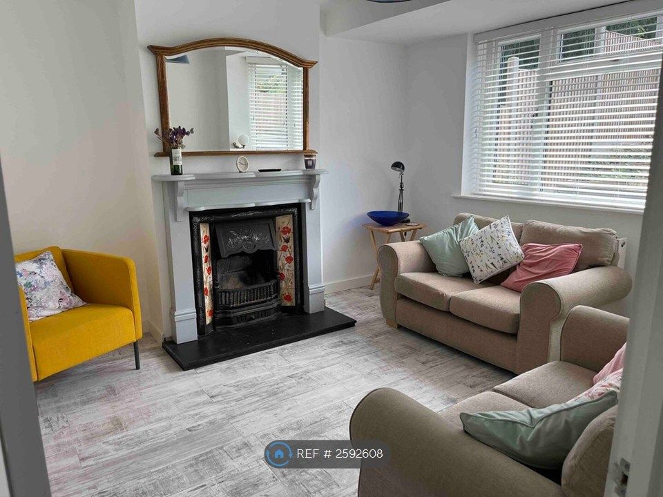 Property photo 3 of 7 Lounge