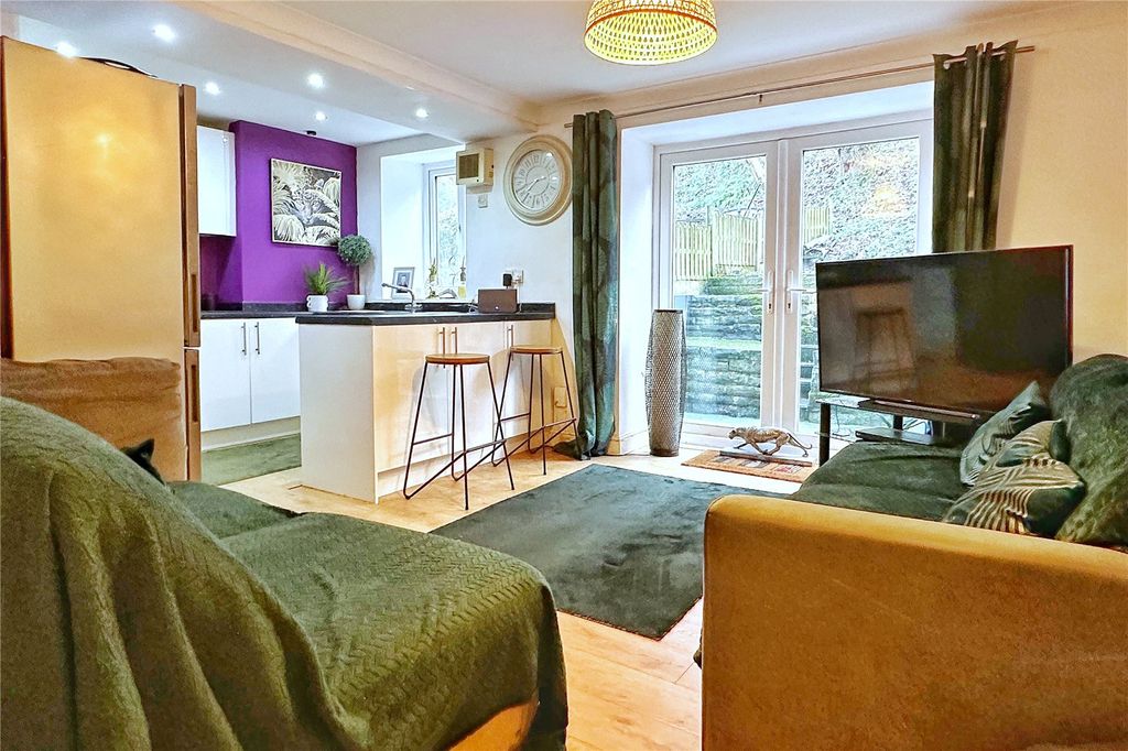 Property photo 2 of 12 Living Room