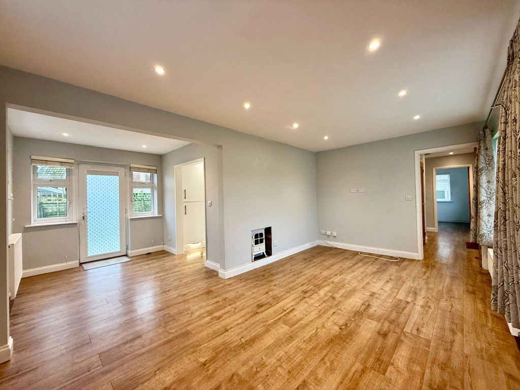 Property photo 2 of 12 Picture No. 10