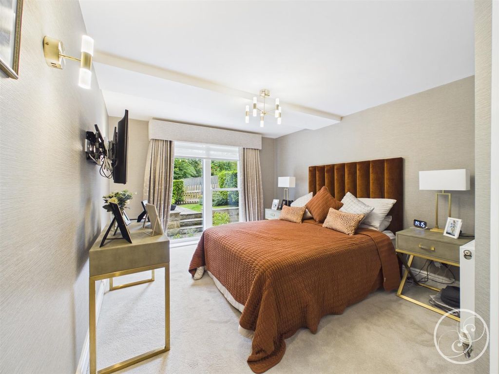 Additional image 17 of 3 bed flat for salePark Crescent, Roundhay, Leeds LS8