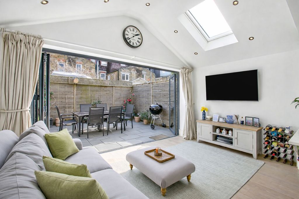 Property photo 3 of 8 Picture No. 74