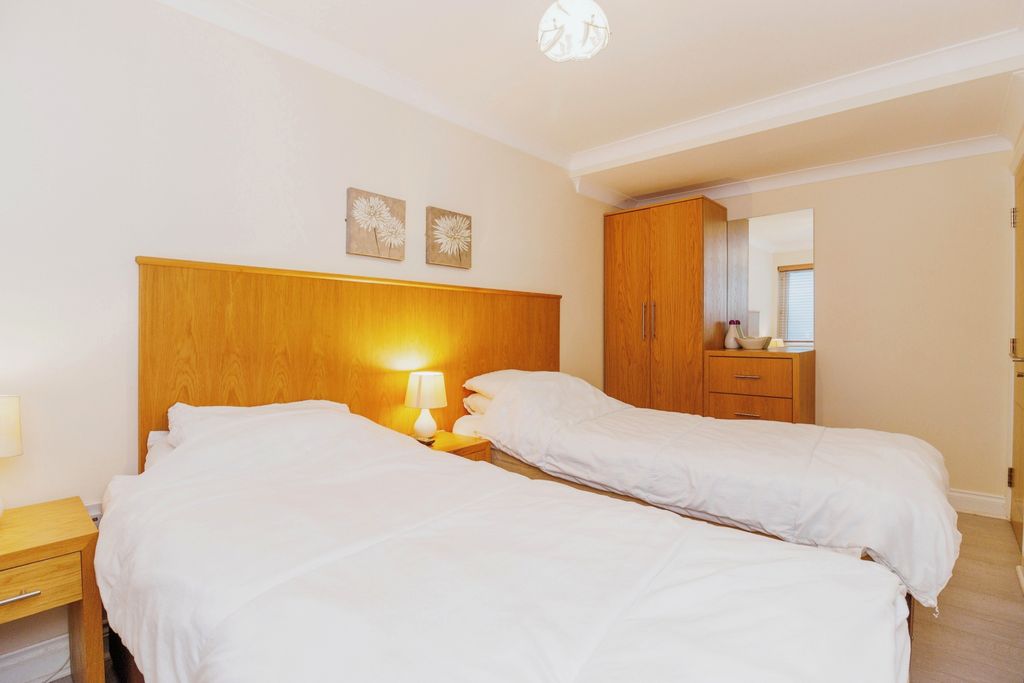 Additional image 8 of 3 bed flat for saleAlta Vista Road, Paignton, Devon TQ4