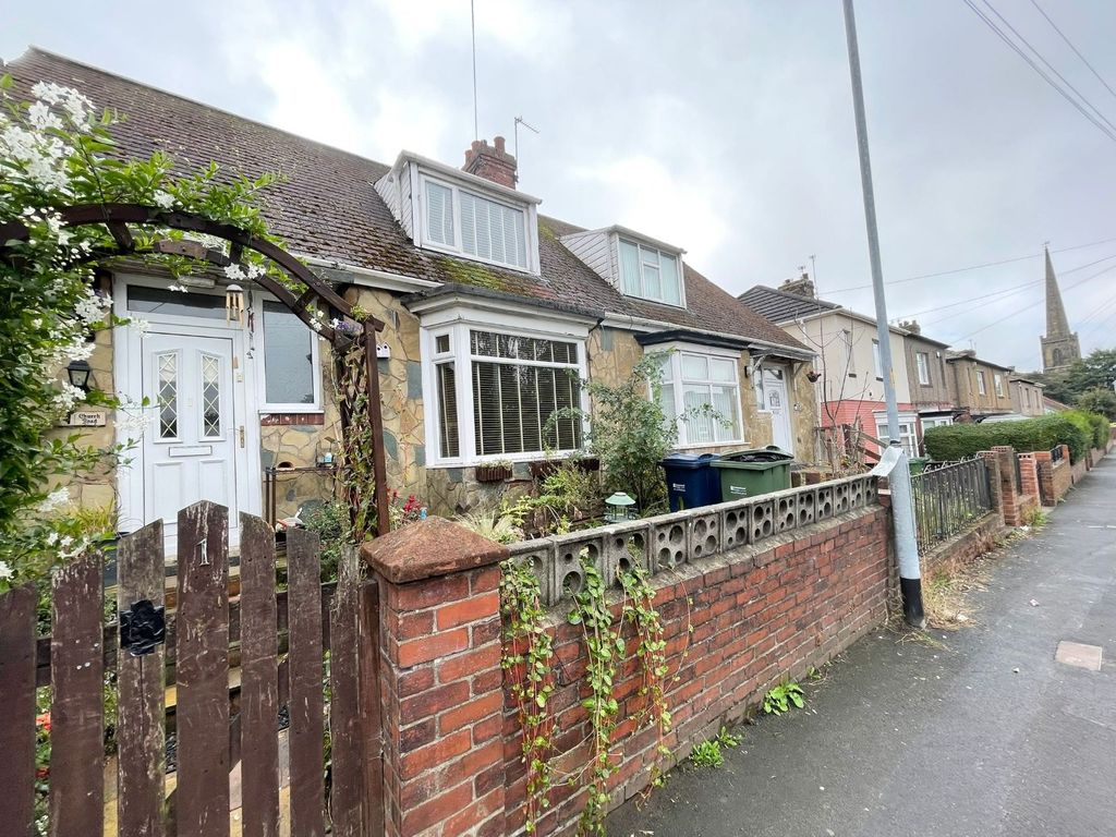 Property photo 1 of 2