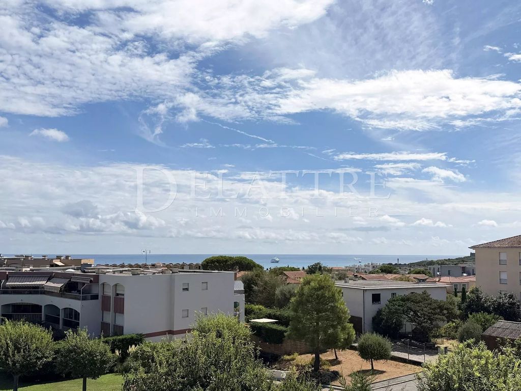 Property photo 1 of 6 Beautiful Top-Floor 1-Bedroom Apartment With Terrace And Sea View