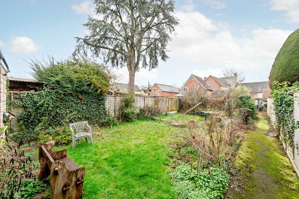 Property photo 2 of 17 Garden