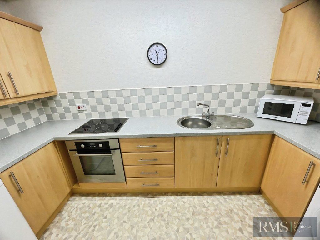 Property photo 2 of 8 Photo 7