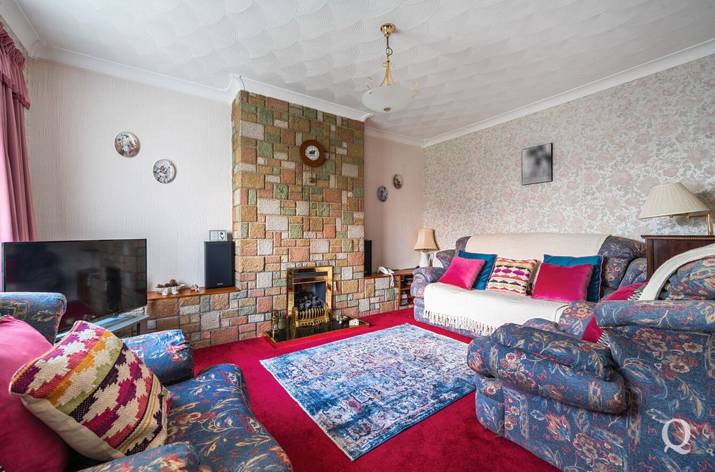 Property photo 2 of 23 85B2B29A-8367-451...