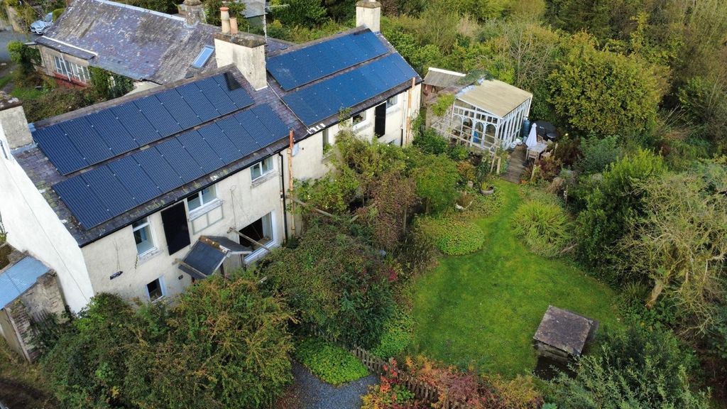 Property photo 2 of 20 Front