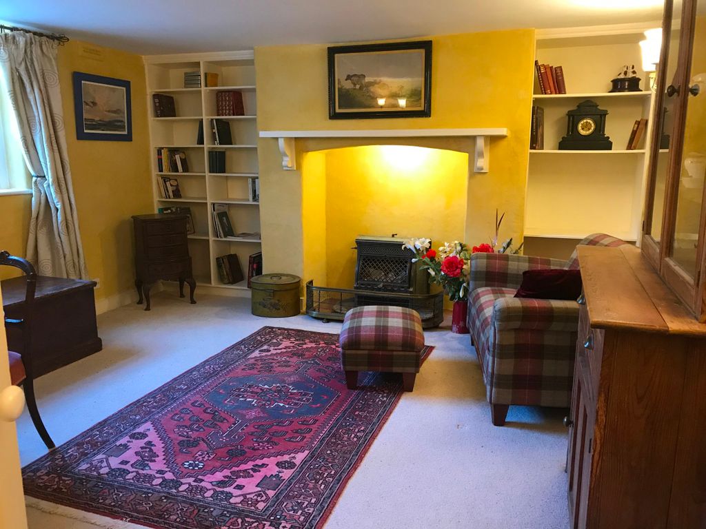 Property photo 2 of 8
