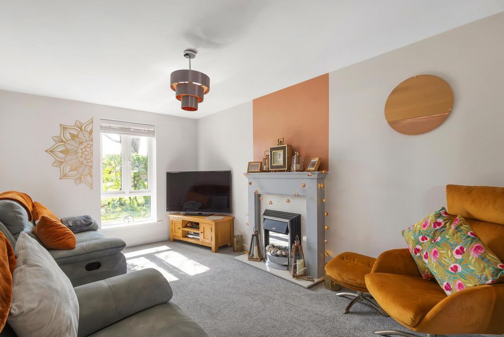 Property photo 3 of 20