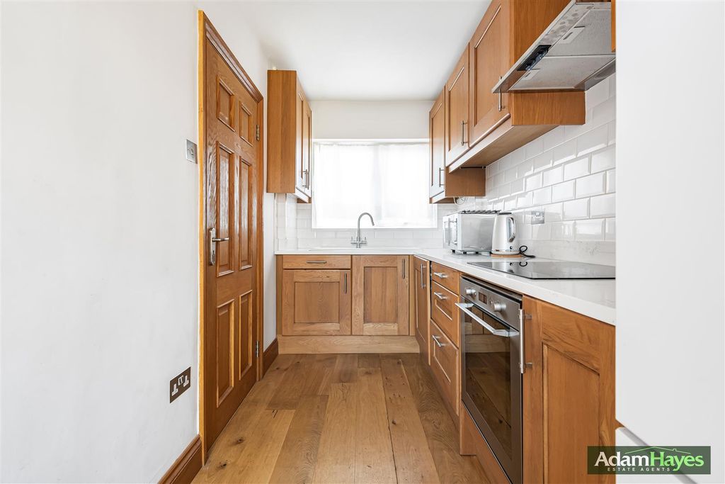 Property photo 3 of 19 11_74502_Watermarked.Jpg