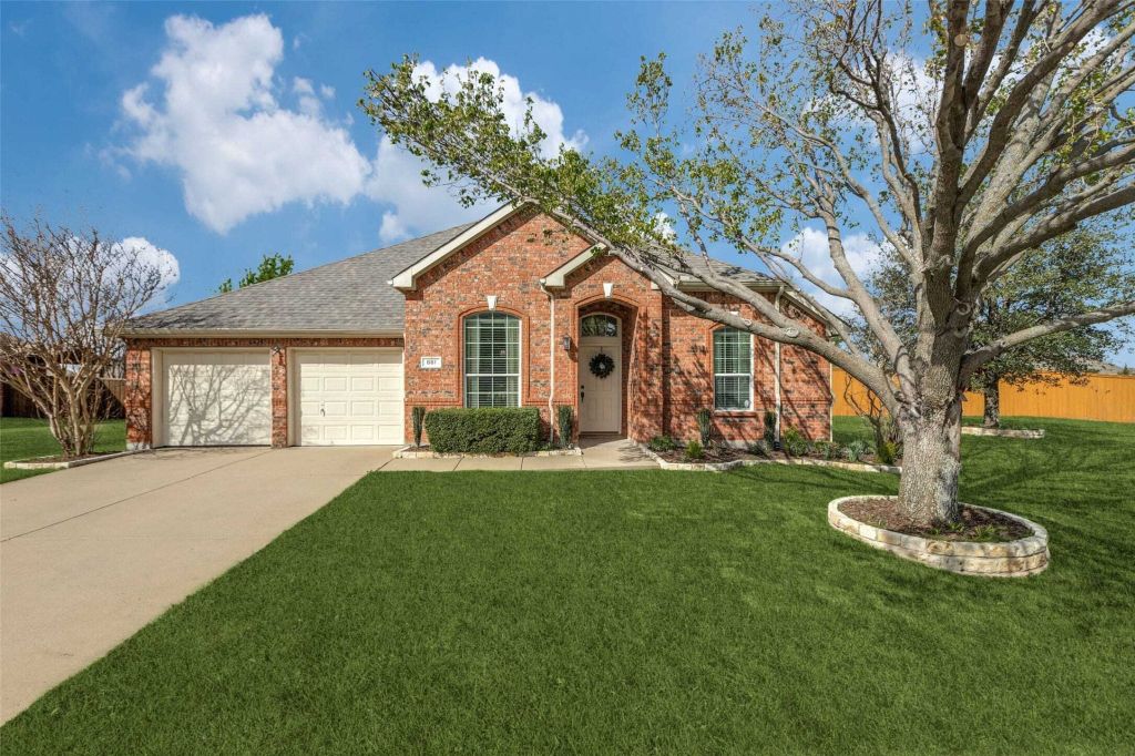 Property photo 1 of 25