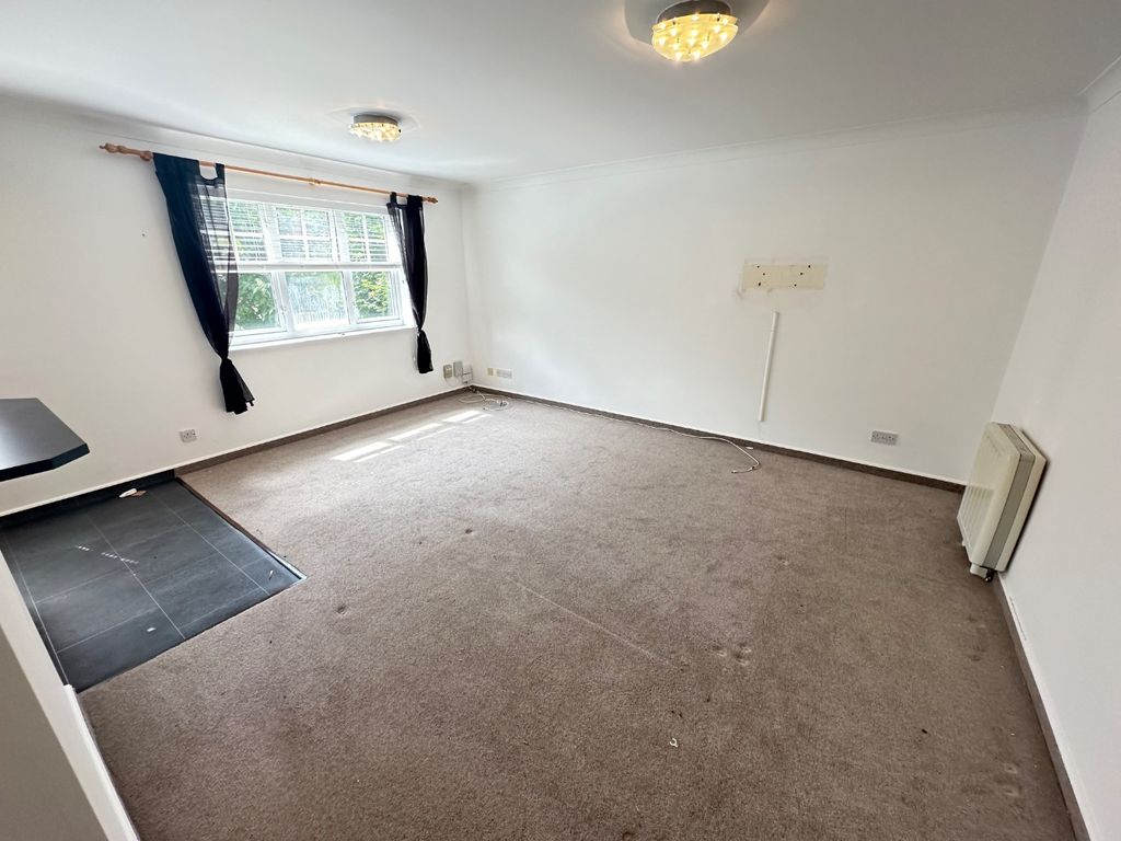 Property photo 2 of 10 5378912