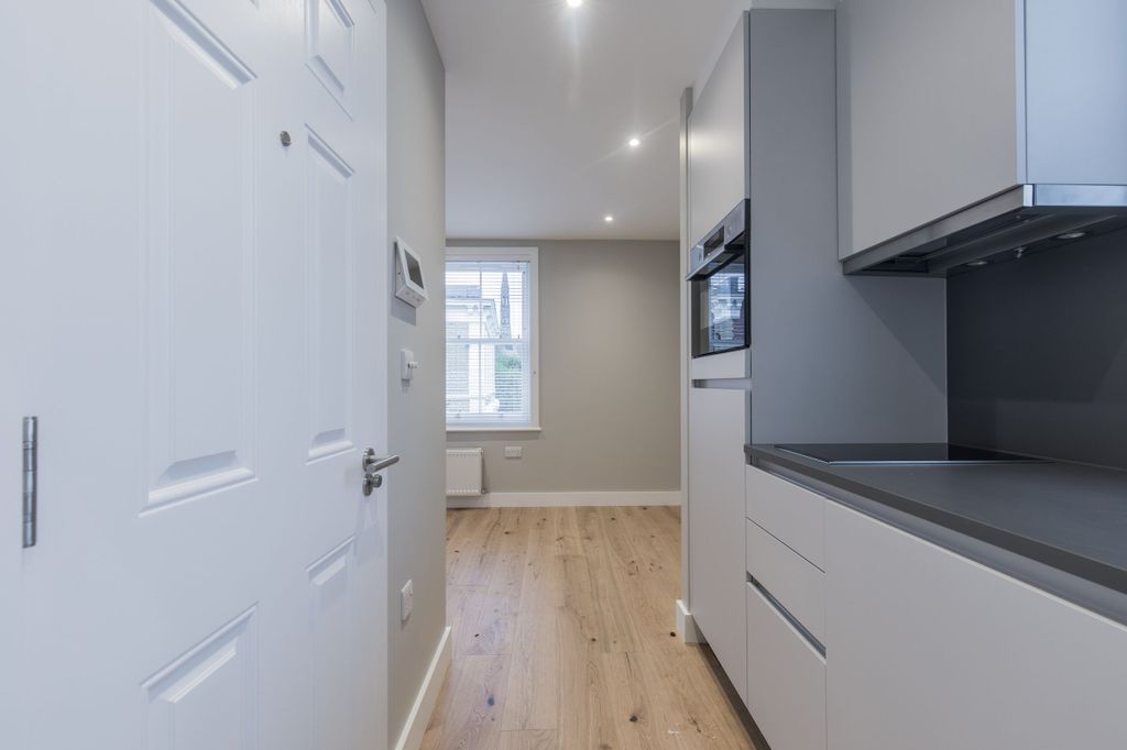 Property photo 3 of 14 Kitchen