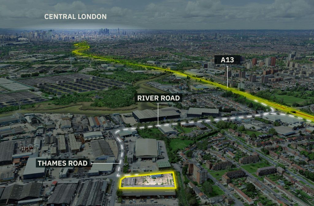 Property photo 3 of 5 Thames Rd 04.Jpg