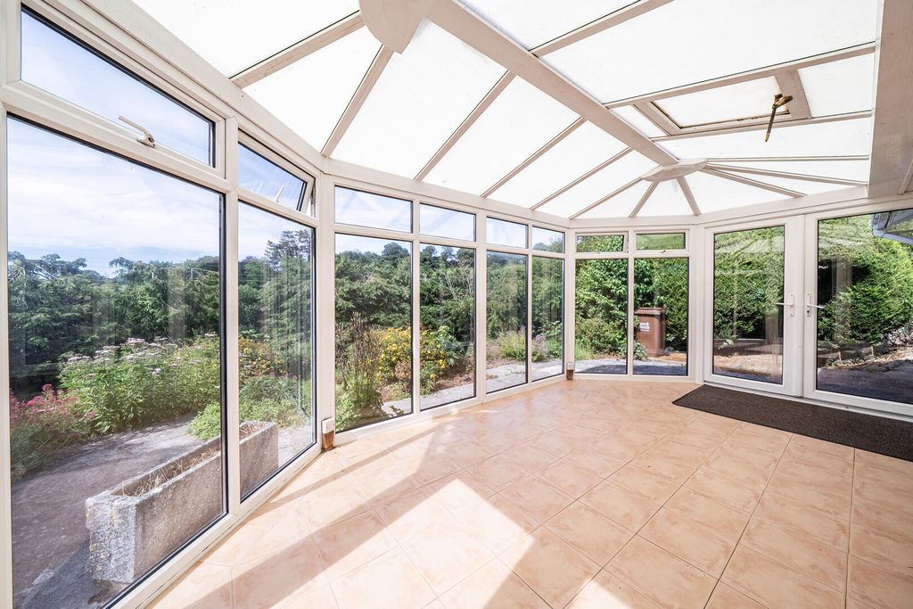 Property photo 2 of 21 Conservatory