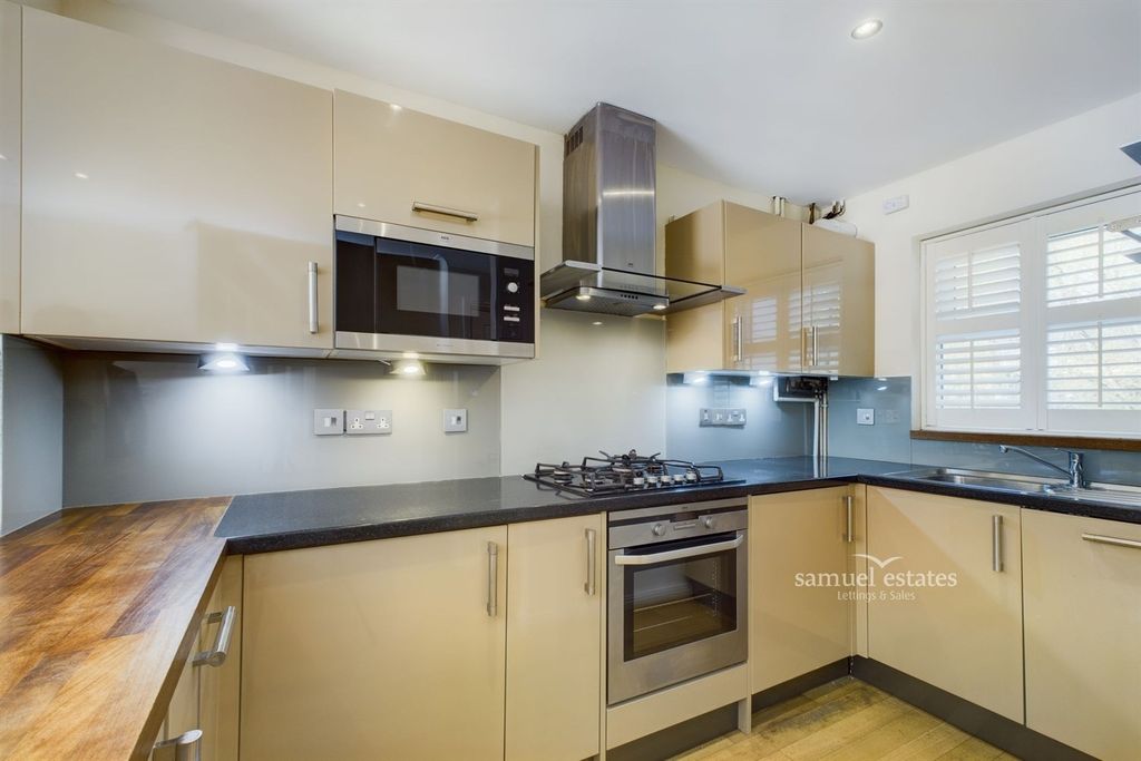 Property photo 3 of 14 Kitchen