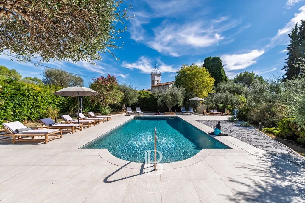 Property photo 3 of 31