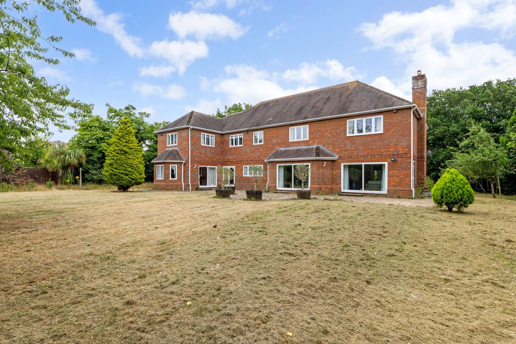 Property photo 2 of 16