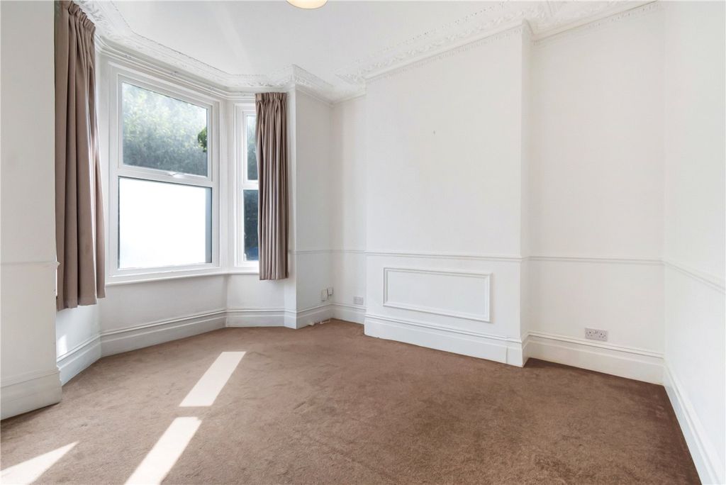 Property photo 2 of 10 Double Bedroom 1