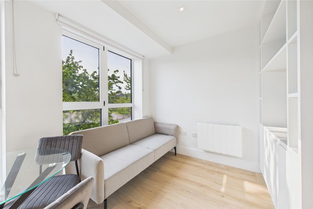 Property photo 1 of 6 Cam02700G0-Pr0291-Still016.Jpg