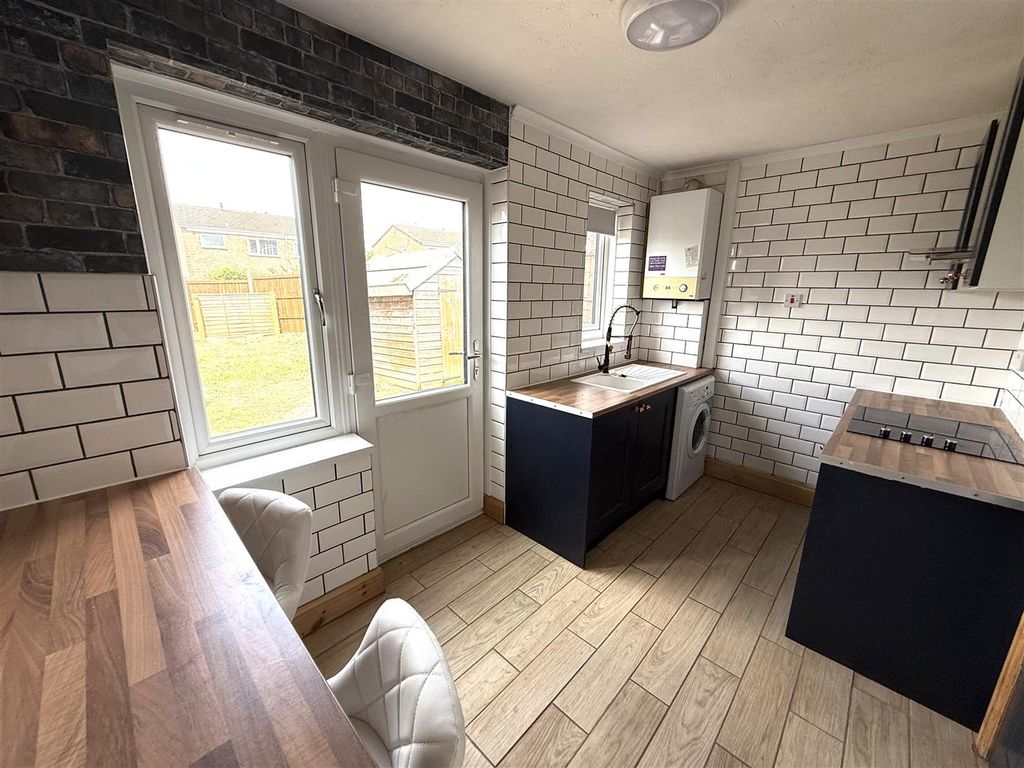Property photo 3 of 14 Ash Acre 6.Jpg