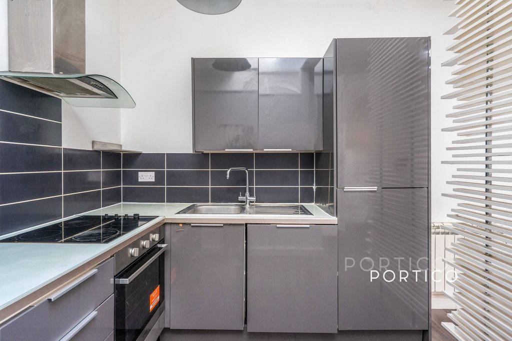 Property photo 1 of 7 Kitchen