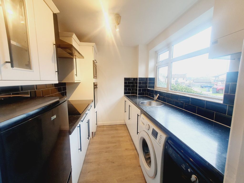 Property photo 2 of 9 Picture No. 13