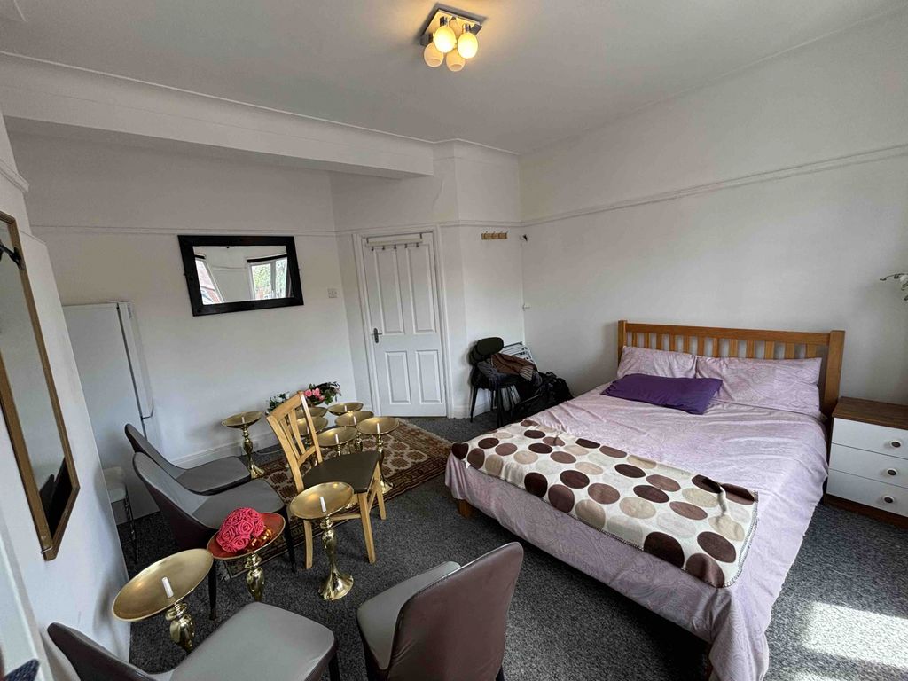 Property photo 1 of 9 Newly Refurbished One Bed Flat To Let In Ha5 Â£1500Pcm