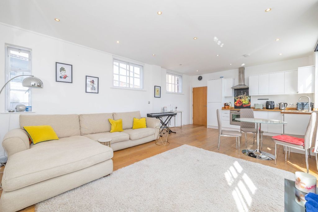 Property photo 3 of 10 Picture 3