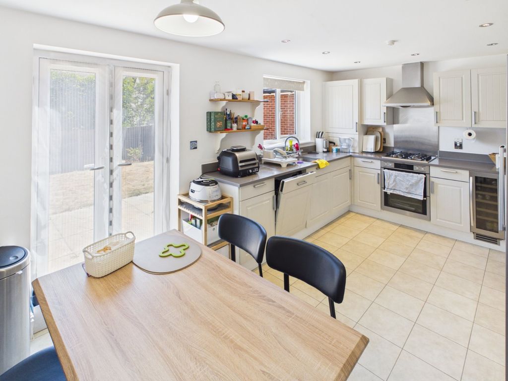 Property photo 2 of 15 Kitchen/Diner