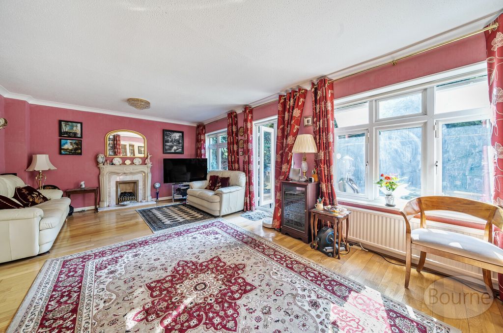 Property photo 2 of 13 B9E5884F-Acdc-4d6...