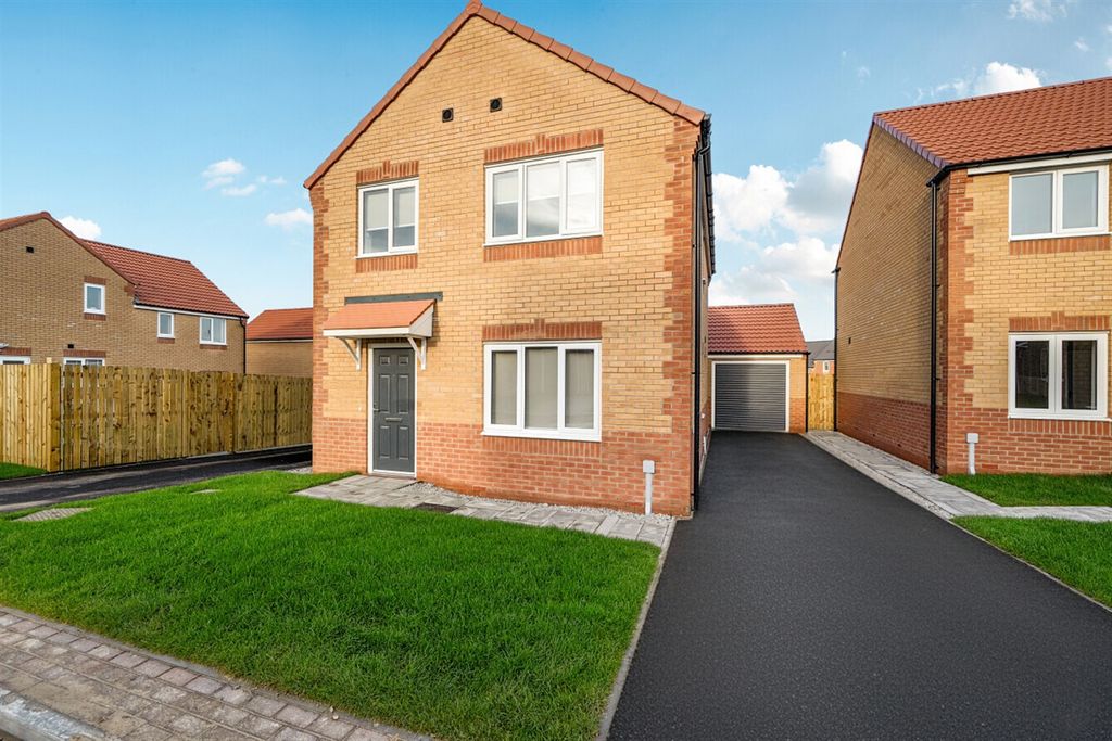 Property photo 2 of 19 Exterior