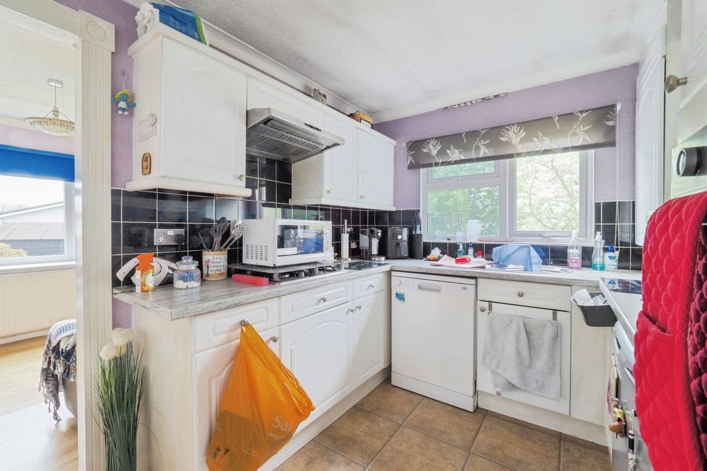 Property photo 3 of 16