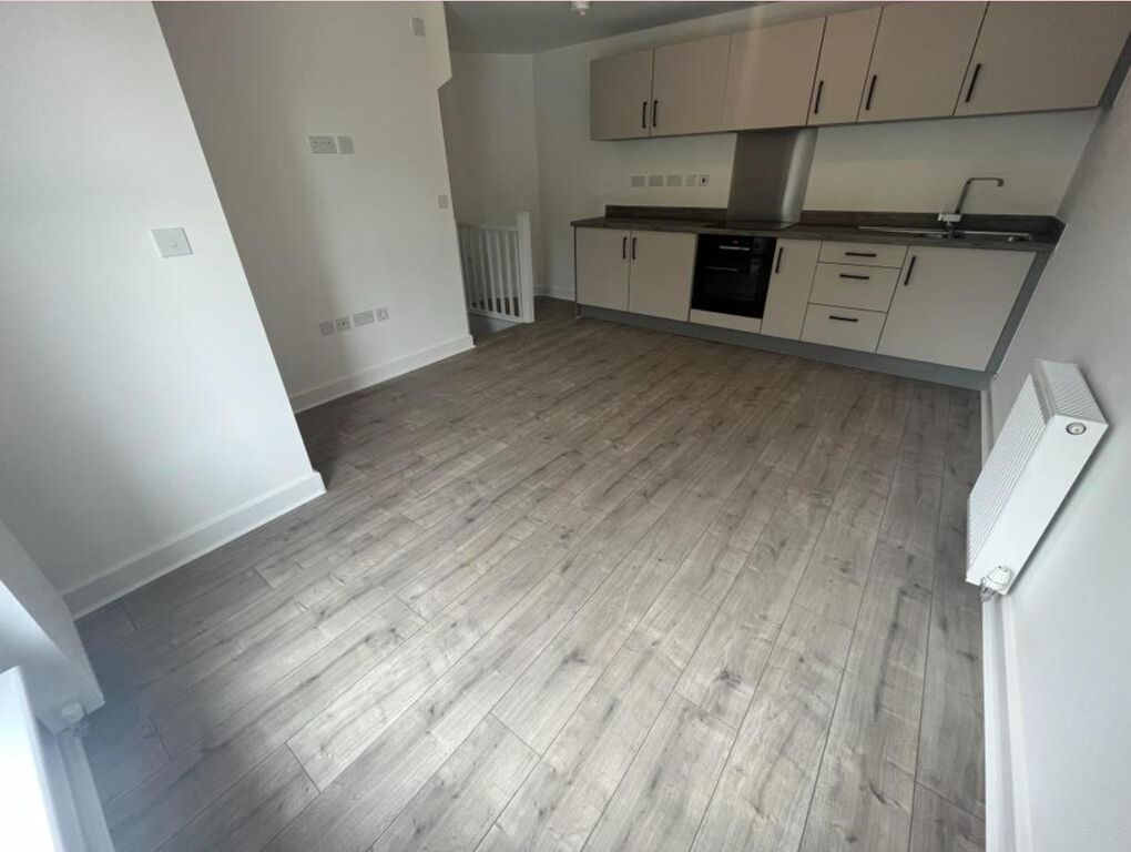 Property photo 3 of 9 Bathroom