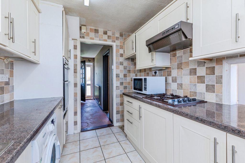 Property photo 3 of 16 Pbox-Img.Jpg