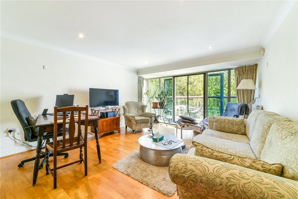 Property photo 3 of 24 Picture No. 25