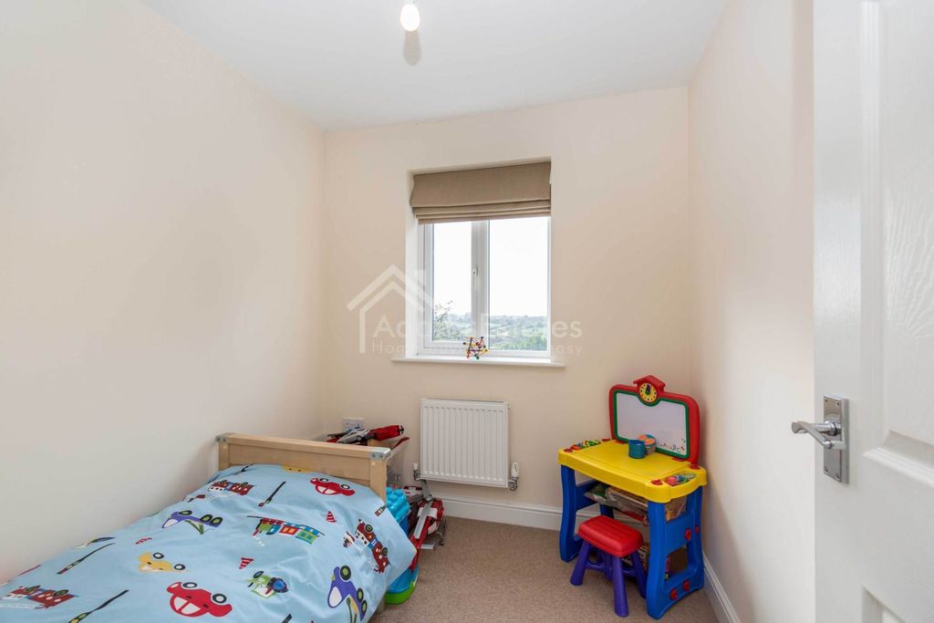 Additional image 11 of 4 bed semi-detached house for saleHighfield Court, Batley WF17