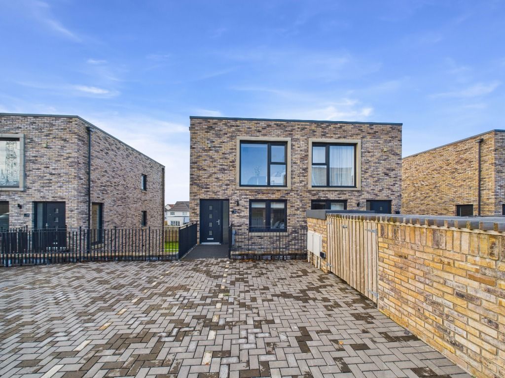 Property photo 1 of 27