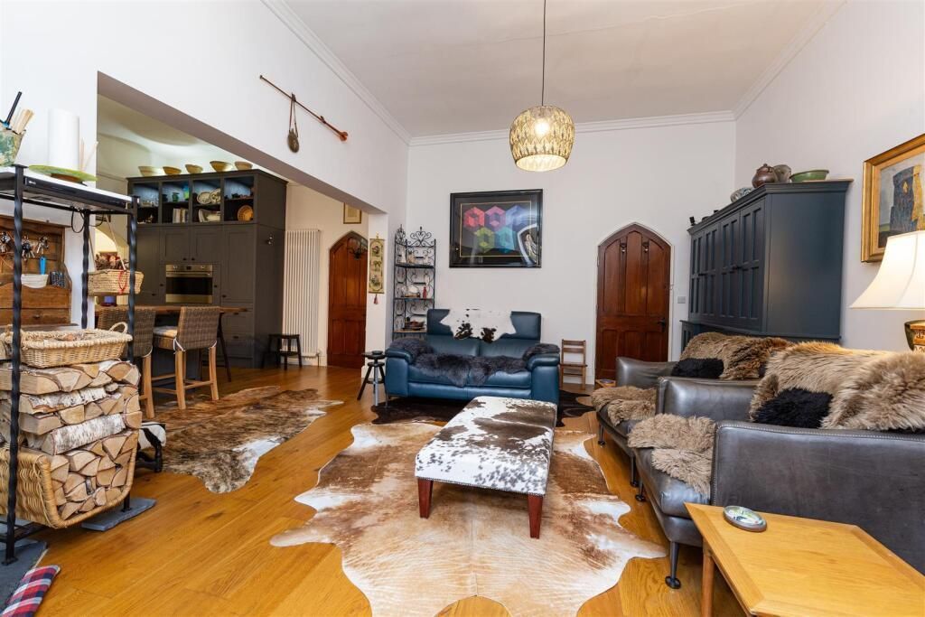 Property photo 3 of 37 Living Room